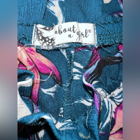 Women’s Ruffle Soft Shorts - Picture 3 of 4